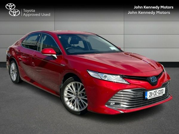 Toyota Camry Saloon, Petrol Hybrid, 2021, Red