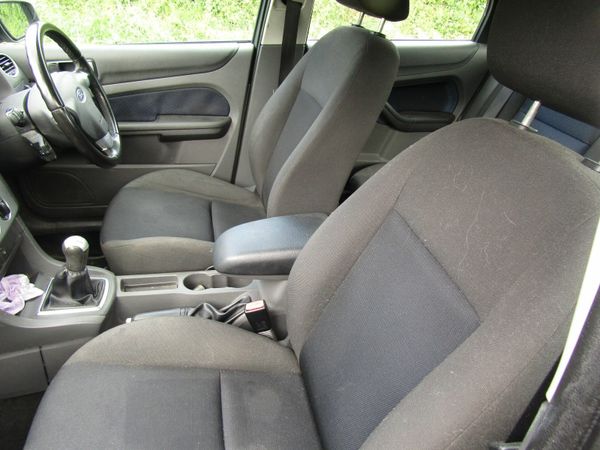 Renault Clio Hatchback, Diesel, 2010, Black