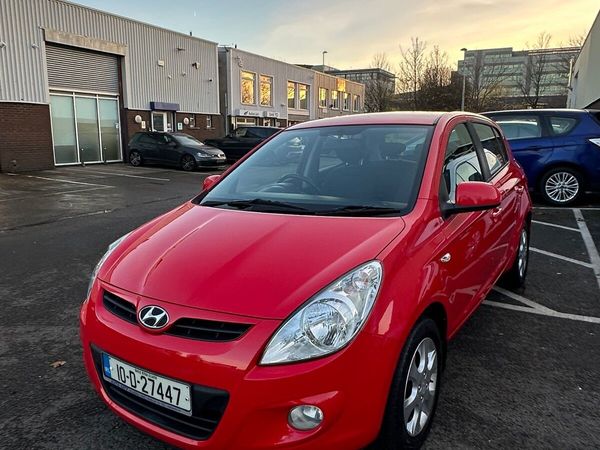 Hyundai i20 Hatchback, Petrol, 2010, Red