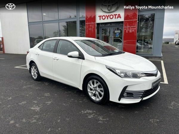 Toyota Corolla Saloon, Diesel, 2017, White