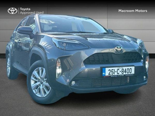 Toyota Yaris Cross Hatchback, Petrol Hybrid, 2025, Grey