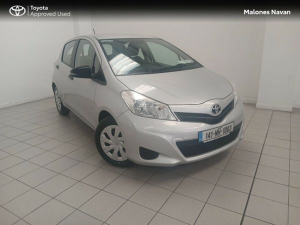 Toyota Yaris Hatchback, Petrol, 2014, Silver