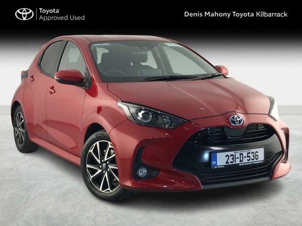 Toyota Yaris Hatchback, Petrol Hybrid, 2023, Red