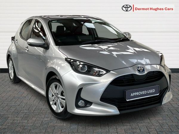 Toyota Yaris Hatchback, Petrol Hybrid, 2024, Silver