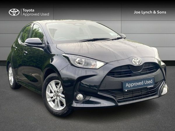Toyota Yaris Hatchback, Petrol Hybrid, 2025, Black