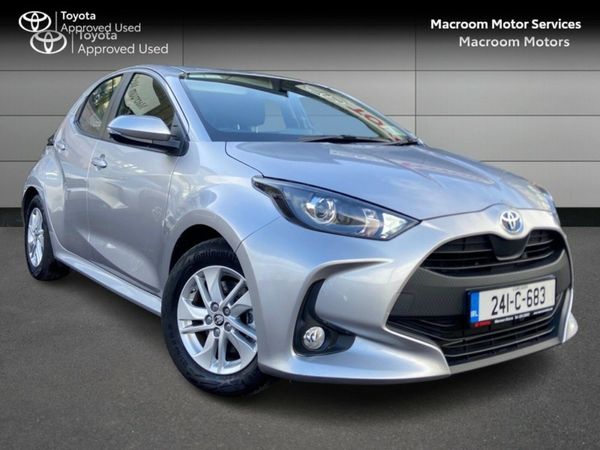 Toyota Yaris Hatchback, Petrol Hybrid, 2024, Silver