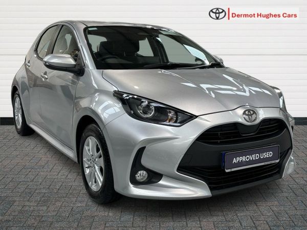 Toyota Yaris Hatchback, Petrol Hybrid, 2024, Grey