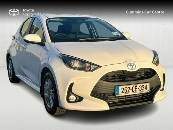 Toyota Yaris Hatchback, Petrol Hybrid, 2025, White