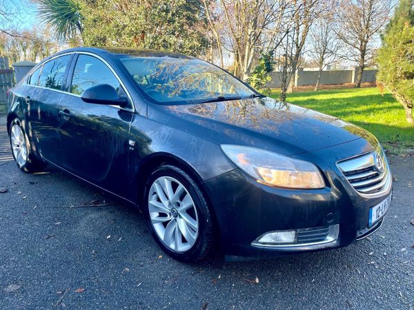 Vauxhall Insignia Hatchback, Diesel, 2012, Black