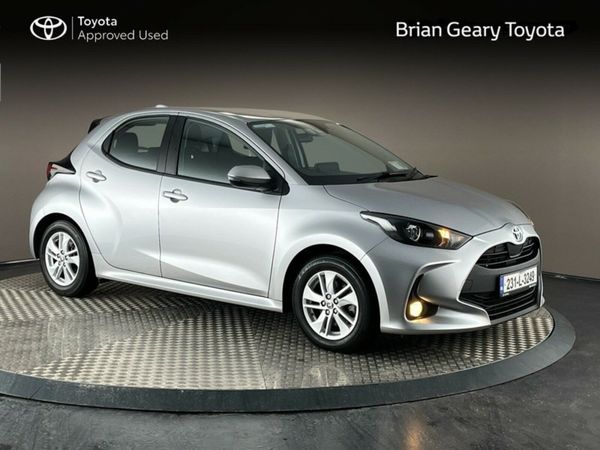 Toyota Yaris Hatchback, Petrol Hybrid, 2023, Silver