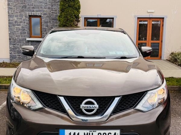 Nissan Qashqai Hatchback, Diesel, 2014, Beige