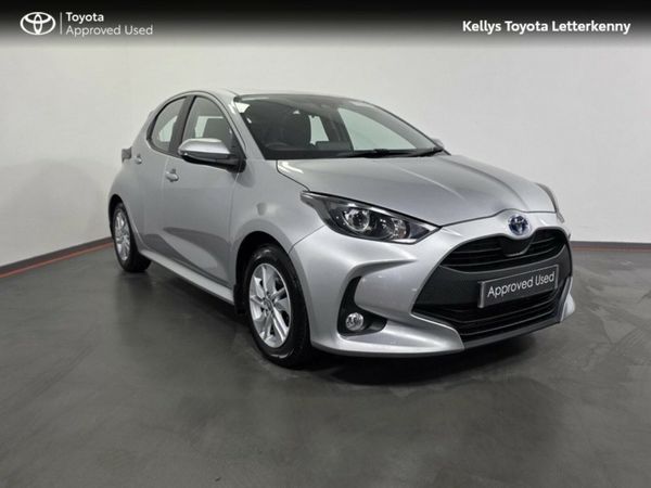 Toyota Yaris Hatchback, Petrol Hybrid, 2023, Silver