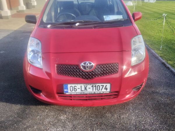 Toyota Yaris Hatchback, Petrol, 2006, Red
