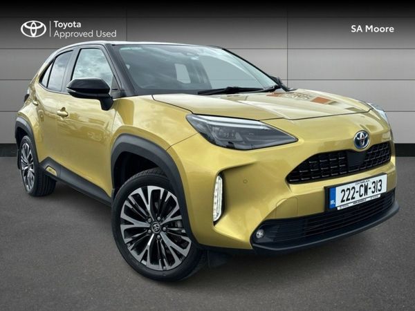 Toyota Yaris Cross Hatchback, Petrol Hybrid, 2022, Yellow