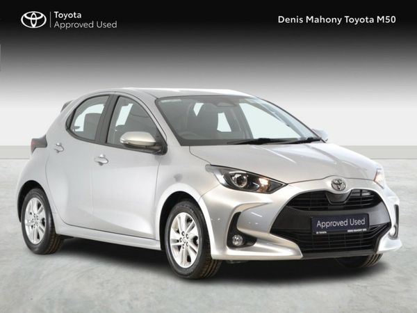 Toyota Yaris Hatchback, Petrol Hybrid, 2025, Silver