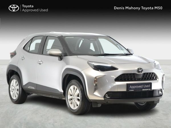 Toyota Yaris Cross Hatchback, Petrol Hybrid, 2025, Silver