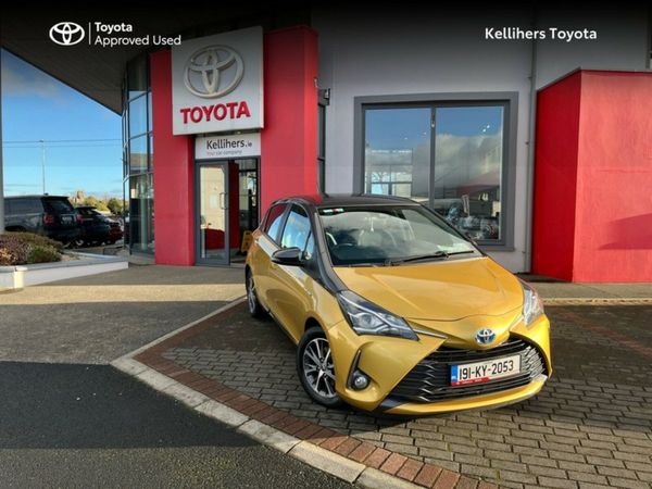 Toyota Yaris Hatchback, Petrol Hybrid, 2019, Gold