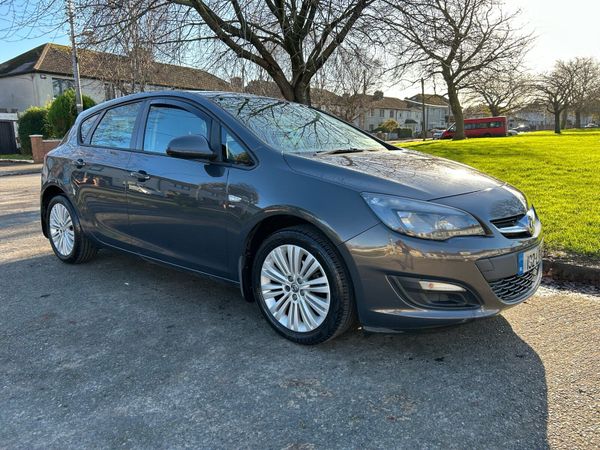 Vauxhall Astra Hatchback, Petrol, 2013, Grey