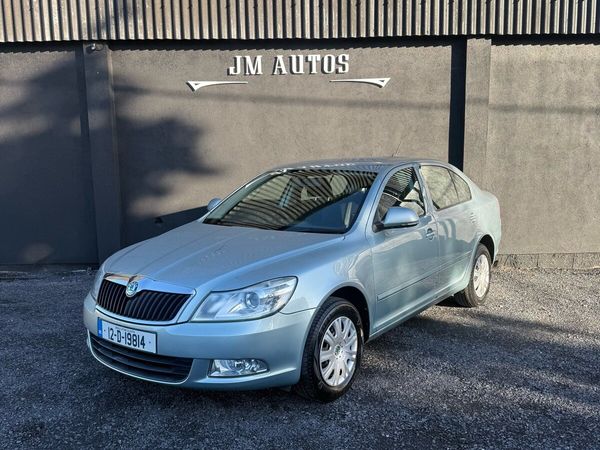 Skoda Octavia Saloon, Diesel, 2012, Green
