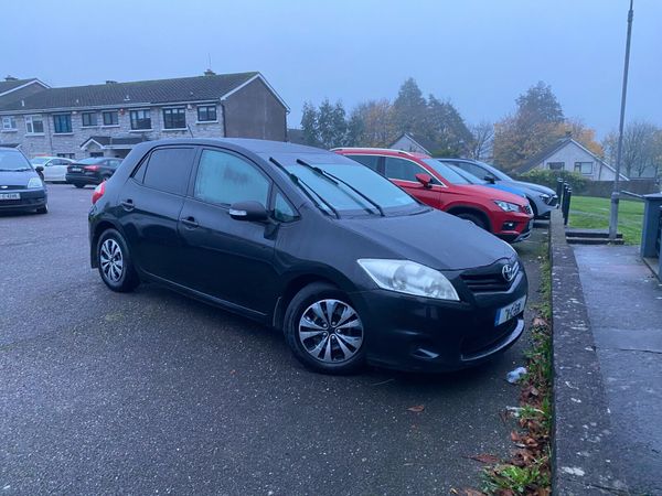 Toyota Auris Hatchback, Diesel, 2011, Black
