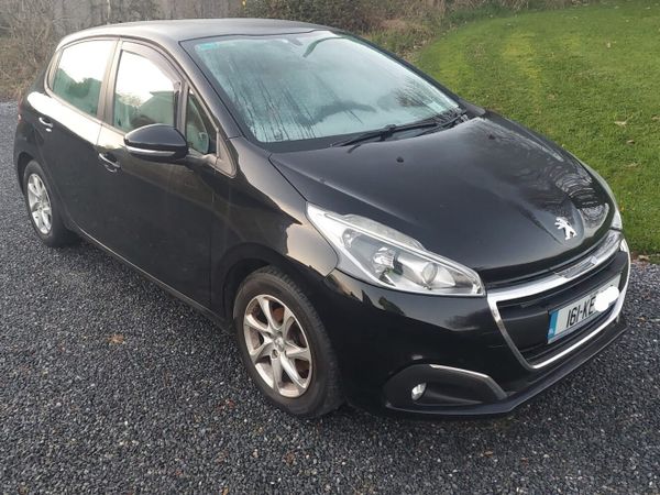 Peugeot 208 Hatchback, Petrol, 2016, Black