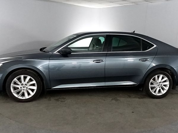 Skoda Superb Hatchback, Diesel, 2021, Grey