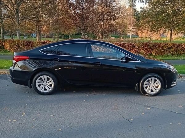 Hyundai i40 Saloon, Diesel, 2016, Black