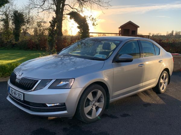 Skoda Octavia Saloon, Diesel, 2018, Grey