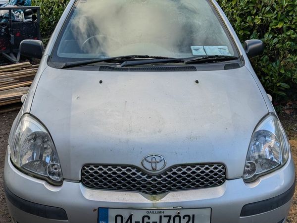 Toyota Yaris Hatchback, Petrol, 2004, Silver