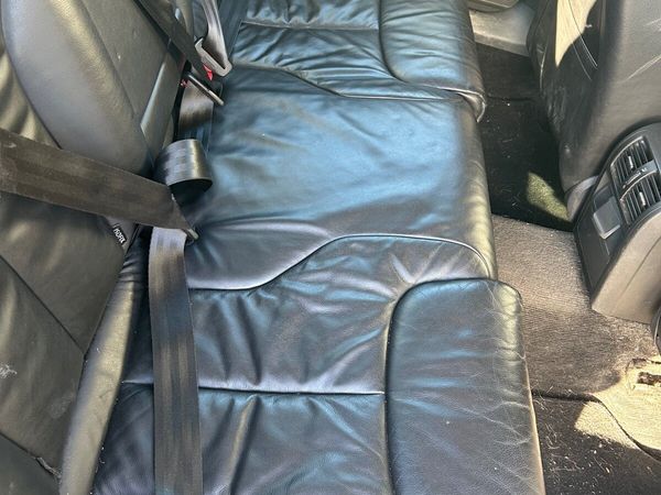 Volkswagen Passat Saloon, Diesel, 2010, Silver