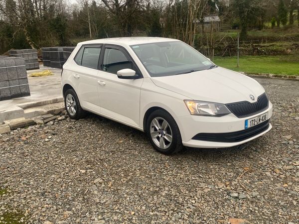 Skoda Fabia Hatchback, Petrol, 2017, White