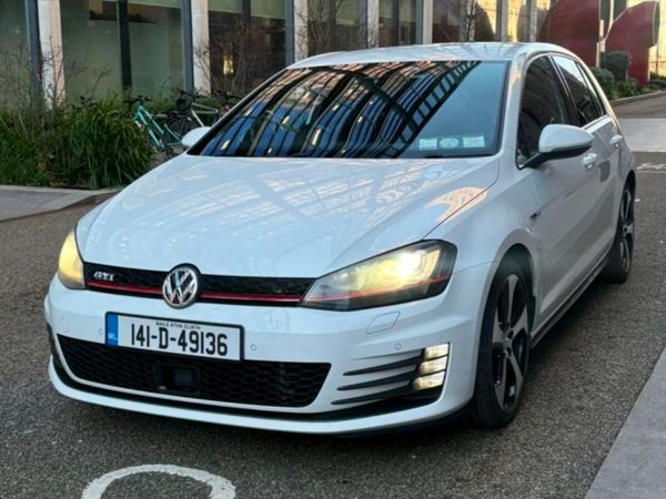 Volkswagen Golf Hatchback, Petrol, 2014, White