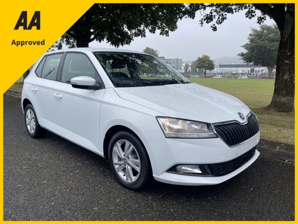 Skoda Fabia Hatchback, Petrol, 2021, White