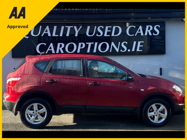 Nissan Qashqai Hatchback, Diesel, 2011, Red