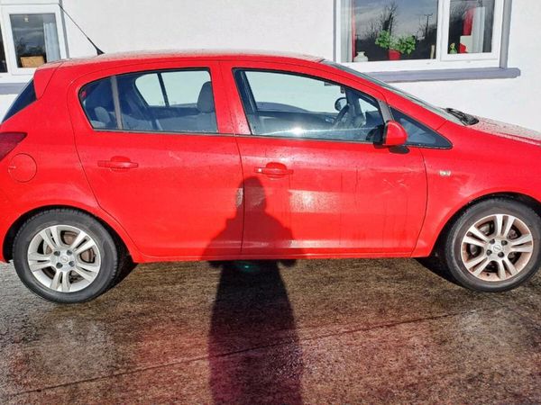 Opel Corsa Hatchback, Petrol, 2010, Red