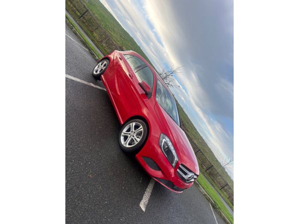 Mercedes-Benz A-Class Hatchback, Petrol, 2015, Red