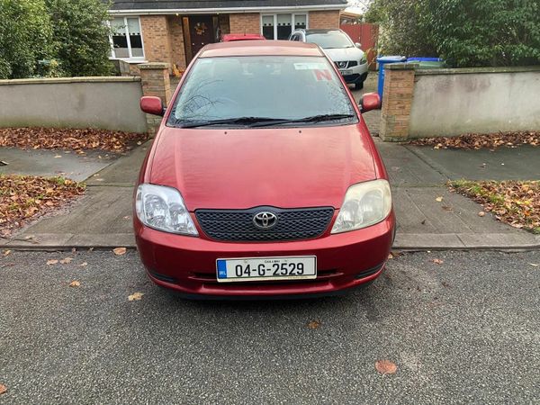 Toyota Corolla Saloon, Petrol, 2004, Red