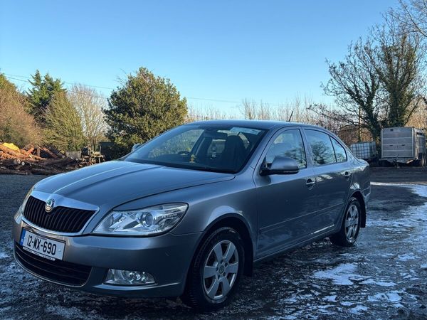 Skoda Octavia Saloon, Diesel, 2012, Grey