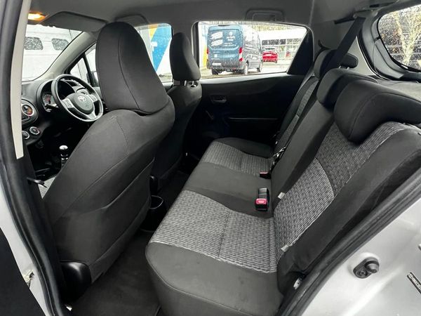 Toyota Yaris Hatchback, Diesel, 2014, Silver
