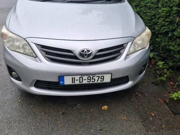 Toyota Corolla Saloon, Diesel, 2011, Silver