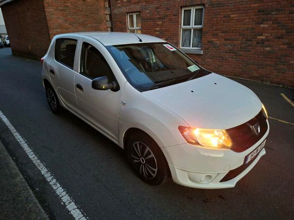 Dacia Sandero Hatchback, Petrol, 2015, White