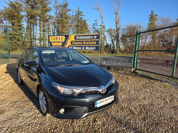 Toyota Auris Hatchback, Petrol, 2016, Grey