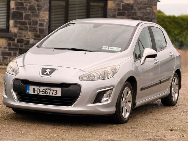 Peugeot 308 Hatchback, Diesel, 2011, Silver