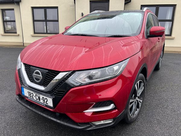 Nissan Qashqai MPV, Diesel, 2018, Red