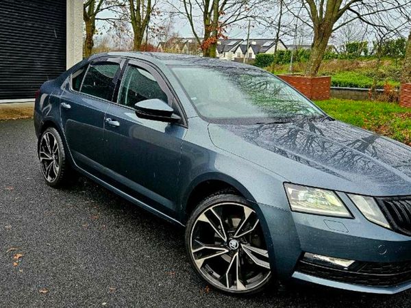 Skoda Octavia Hatchback, Diesel, 2017, Grey