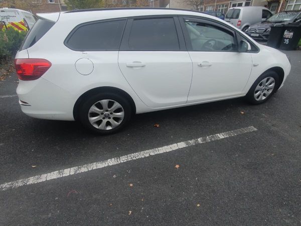 Opel Astra Estate, Diesel, 2016, White