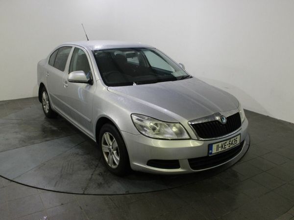 Skoda Octavia Hatchback, Diesel, 2011, Silver