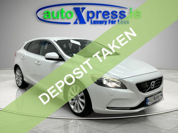 Volvo V40 Hatchback, Petrol, 2013, White