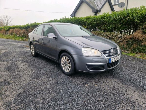 Volkswagen Jetta Saloon, Diesel, 2010, Grey