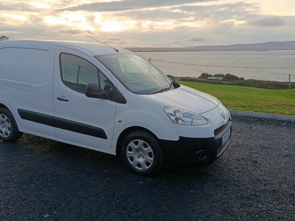 Peugeot Partner MPV, Diesel, 2013, White